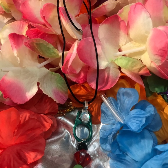 ❤️💚🖤Necklace❤️💚🖤 - Picture 4 of 8